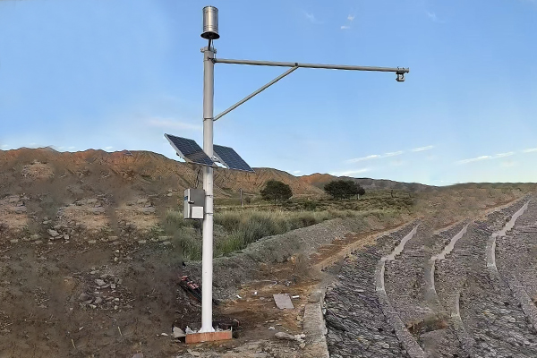 某铁路局水文监测设备现场安装